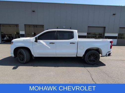 Summit White 2022 Chevrolet Silverado 1500 Custom