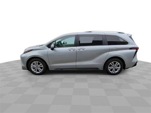2024 Toyota Sienna Platinum