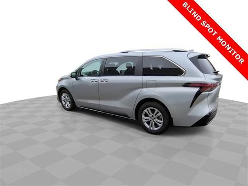 2024 Toyota Sienna Platinum