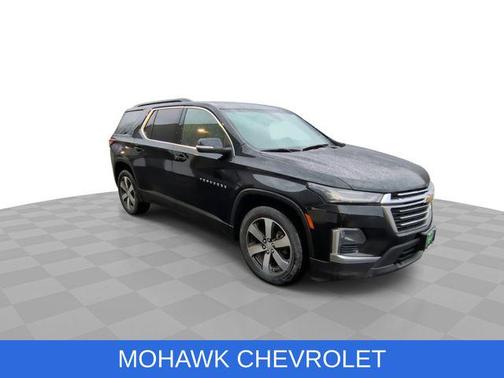 Mosaic Black Metallic 2022 Chevrolet Traverse LT Leather