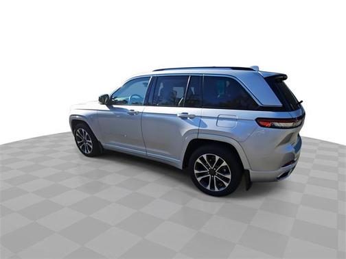 2022 Jeep Grand Cherokee Overland