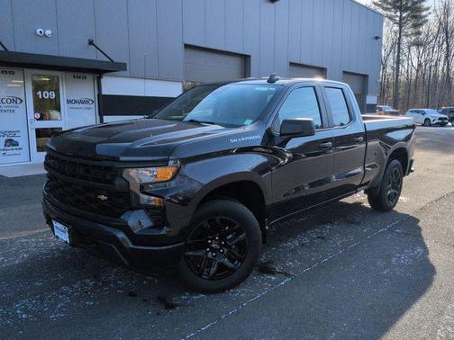 Dark Ash Metallic 2022 Chevrolet Silverado 1500 Custom Truck