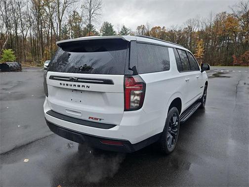 2023 Chevrolet Suburban RST