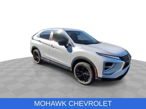 White Diamond 2022 Mitsubishi Eclipse Cross LE