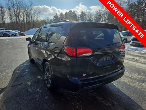 2020 Chrysler Pacifica Touring L