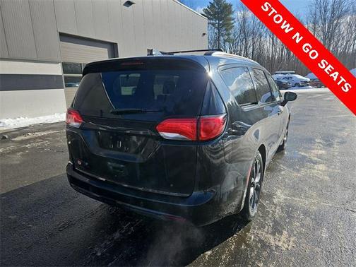 2020 Chrysler Pacifica Touring L