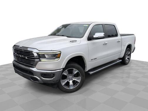 Ivory White Tri-Coat Pearlcoat 2019 RAM 1500 Laramie