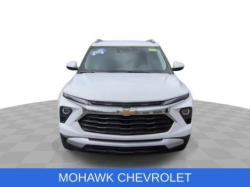 Summit White 2025 Chevrolet Trailblazer LT