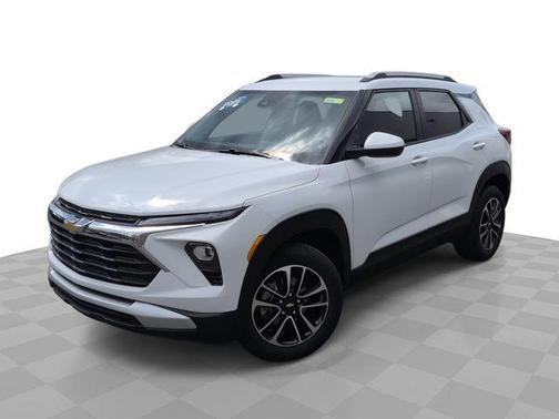 Summit White 2025 Chevrolet Trailblazer LT