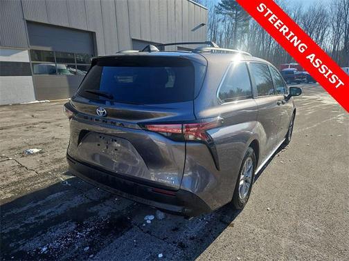 2022 Toyota Sienna LE