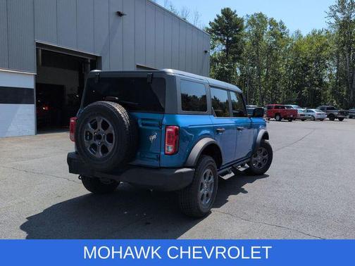 Velocity Blue Metallic 2024 Ford Bronco Big Bend