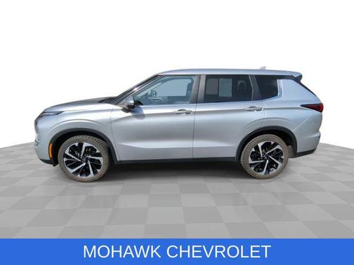 Mercury Gray Metallic 2022 Mitsubishi Outlander SE