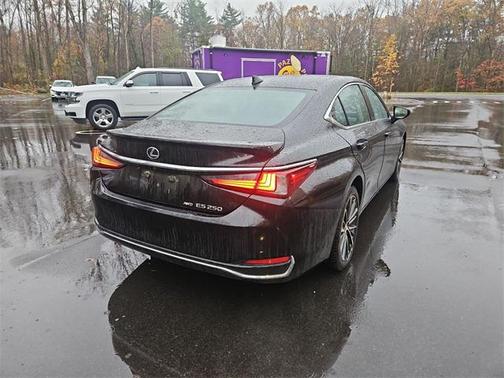 2024 Lexus ES 250 Base