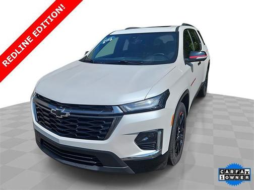 Iridescent Pearl Tricoat 2024 Chevrolet Traverse Premier