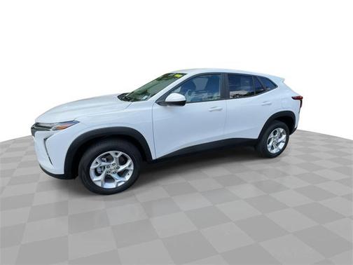 2025 Chevrolet Trax LS