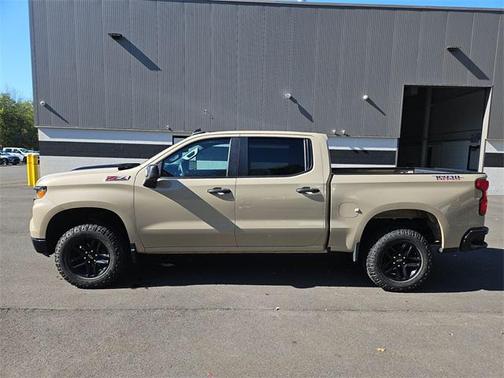2022 Chevrolet Silverado 1500 Custom Trail Boss