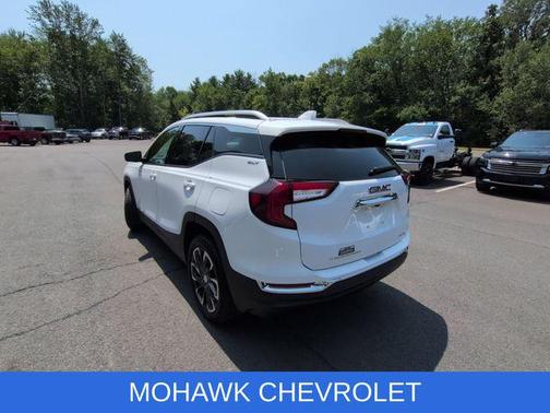 Summit White 2022 GMC Terrain SLT