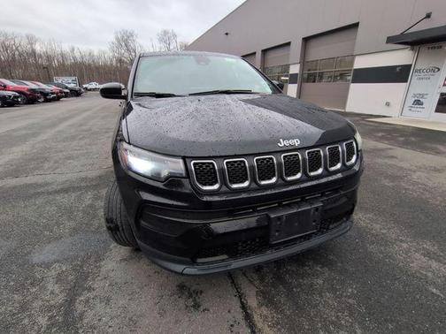 Diamond Black Crystal Pearlcoat 2023 Jeep Compass Sport