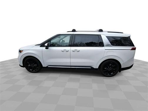 2022 Kia Carnival SX
