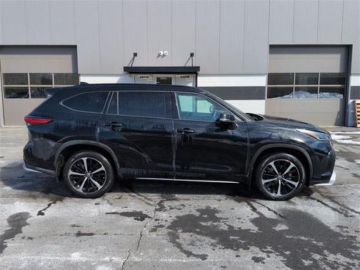 2022 Toyota Highlander XSE