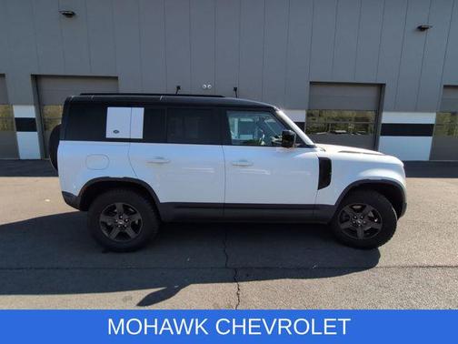 Fuji White 2021 Land Rover Defender 110 Standard