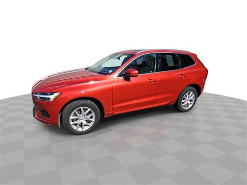 2021 Volvo XC60 T5 Momentum