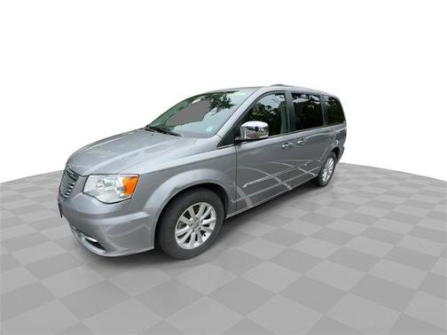 2015 Chrysler Town & Country Limited Platinum