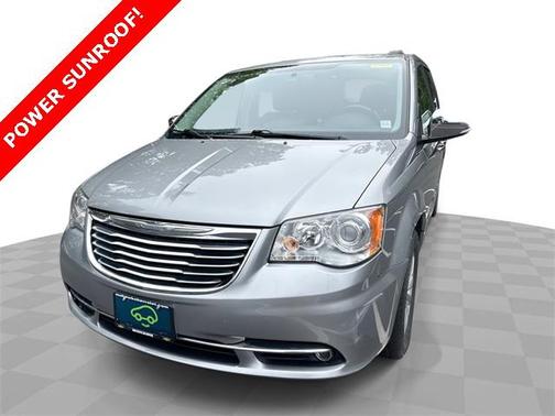 2015 Chrysler Town & Country Limited Platinum