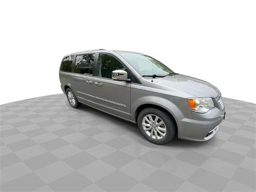 2015 Chrysler Town & Country Limited Platinum
