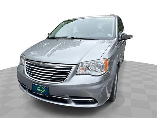 2015 Chrysler Town & Country Limited Platinum