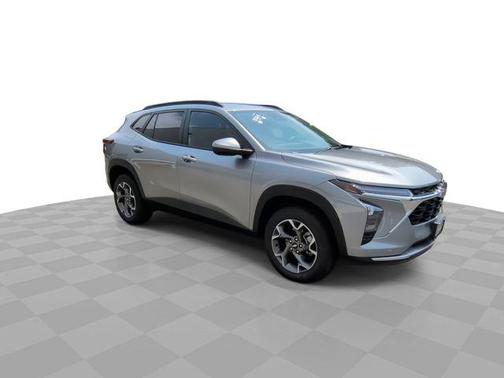 Sterling Gray Metallic 2024 Chevrolet Trax LT