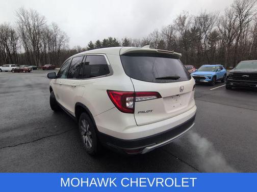 White Diamond Pearl 2019 Honda Pilot EX