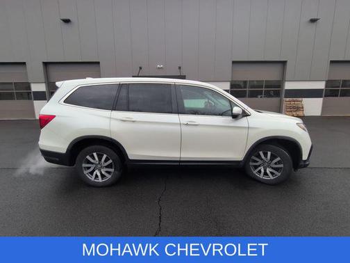 White Diamond Pearl 2019 Honda Pilot EX