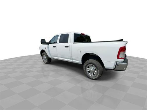 2024 RAM 2500 Tradesman Crew Cab 4x4 6'4' Box