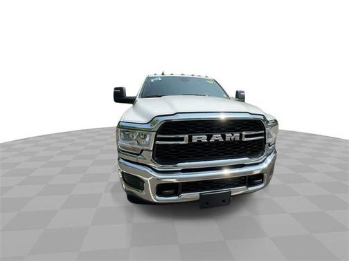 2024 RAM 2500 Tradesman Crew Cab 4x4 6'4' Box