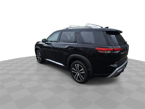 2025 Nissan Pathfinder Platinum 4WD