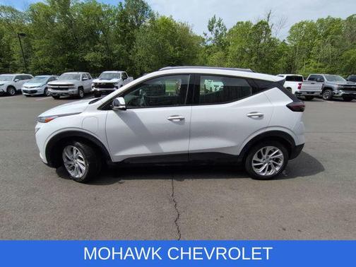 Summit White 2023 Chevrolet Bolt EUV FWD LT
