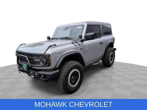 Iconic Silver Metallic 2024 Ford Bronco Black Diamond
