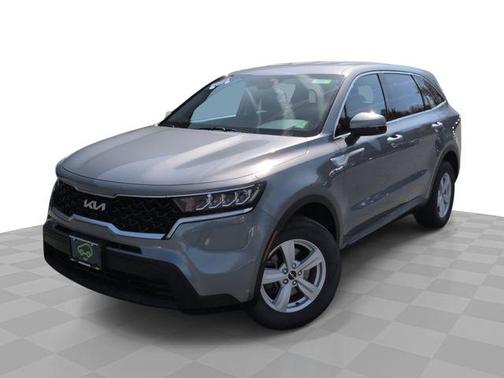 Everlasting Silver 2023 Kia Sorento LX