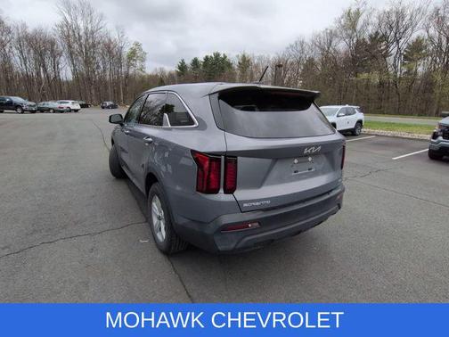 Everlasting Silver 2023 Kia Sorento LX