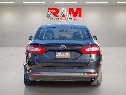 Black 2014 Ford Fusion SE