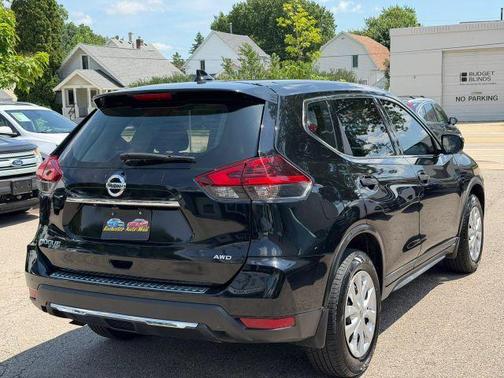 Magnetic Black 2018 Nissan Rogue S