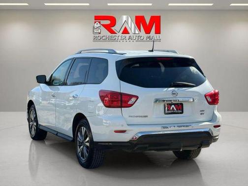 2018 Nissan Pathfinder SV