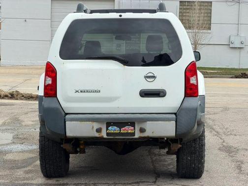Glacier White 2014 Nissan Xterra S