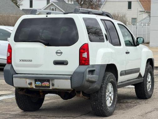 Glacier White 2014 Nissan Xterra S