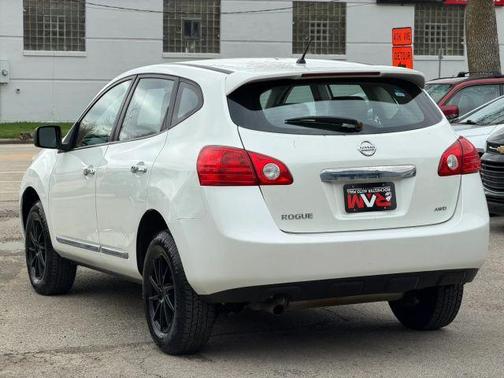 Pearl White 2011 Nissan Rogue S