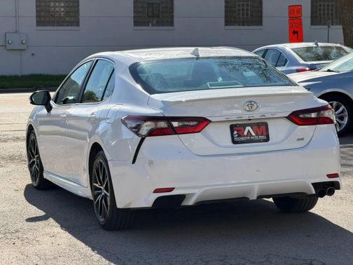 White 2021 Toyota Camry SE