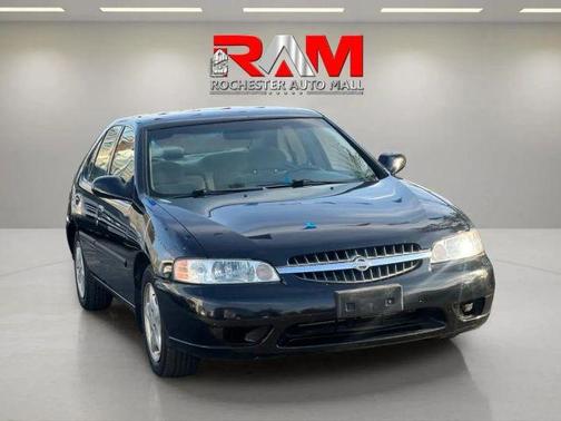 Black 2000 Nissan Altima GXE