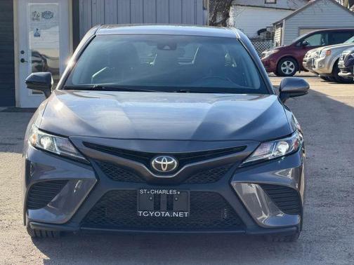 Gray 2018 Toyota Camry SE
