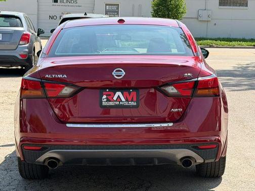 Scarlet Ember 2020 Nissan Altima 2.5 SR